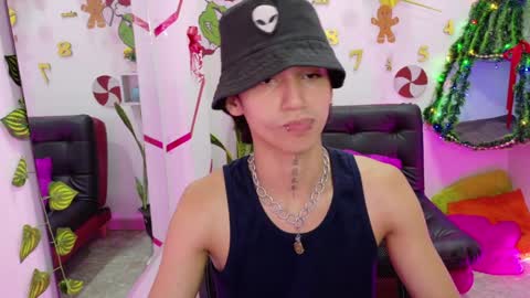 Leo online show from December 26, 1:32 pm