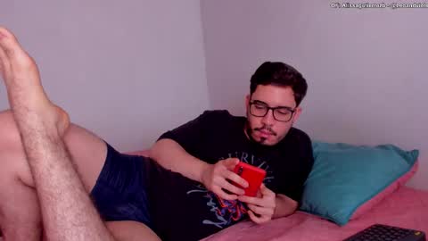 Snapshot of leoandviolet chatting on October 25, 4:57 pm Carlos Alissa. Help us to reach 100 likes online show from October 25, 4:57 pm