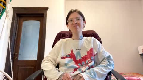 Snapshot of leomagreenfeld chatting on November 21, 10:47 am Sophia online show from November 21, 10:47 am