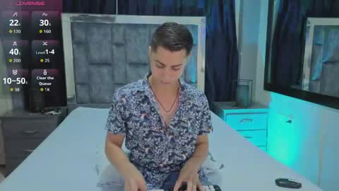 Snapshot of leomonnroe chatting on April 27, 7:01 pm leomonnroe online show from April 27, 7:01 pm