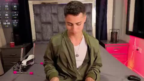 Snapshot of leomonnroe chatting on July 11, 8:11 pm leomonnroe online show from July 11, 8:11 pm