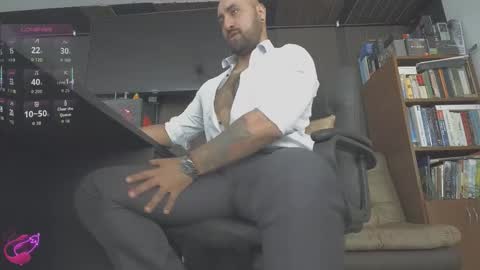 Leon online show from February 12, 4:24 pm