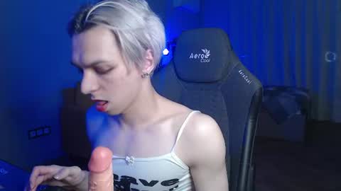 Leon online show from July 7, 7:29 pm