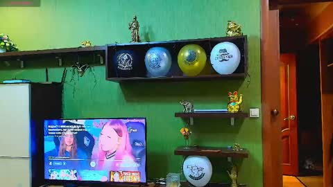 Snapshot of leona_tracie chatting on February 27, 11:38 pm Leona tracie online show from February 27, 11:38 pm