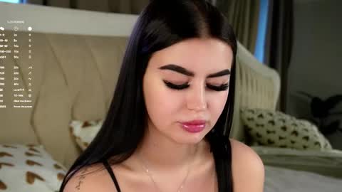 Snapshot of leonameile chatting on April 11, 3:33 am Mila online show from April 11, 3:33 am