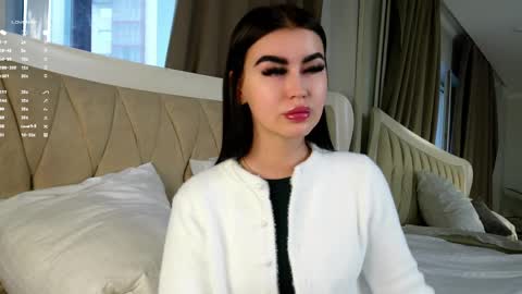 Snapshot of leonameile chatting on April 14, 3:34 am Mila online show from April 14, 3:34 am