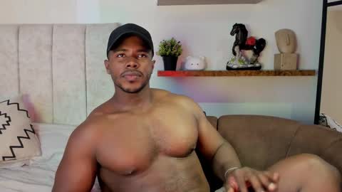 Leandro jones online show from February 8, 6:55 pm