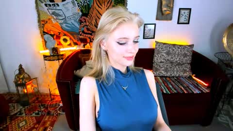 leonastone online show from November 7, 5:24 pm