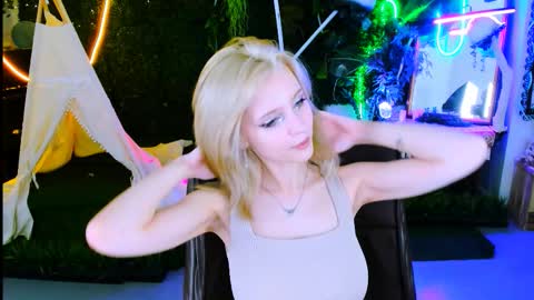 leonastone online show from November 14, 6:28 pm