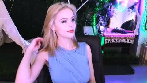 leonastone online show from November 28, 6:10 pm