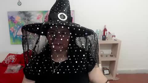 leonela   online show from October 31, 11:17 pm