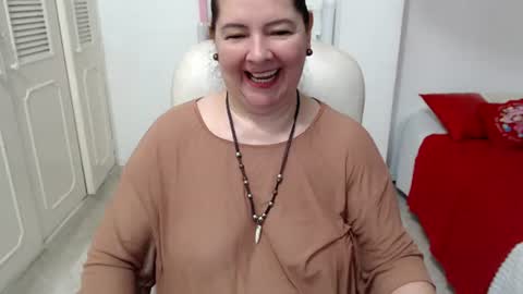 leonela   online show from June 26, 11:42 pm