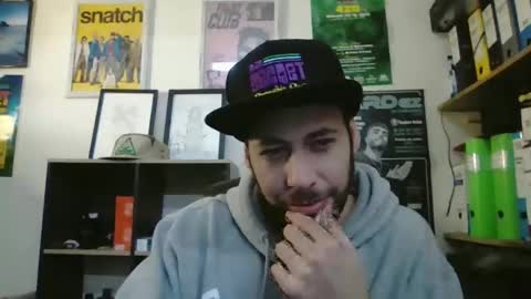 Snapshot of leonidascum chatting on February 24, 10:57 am leonidascum online show from February 24, 10:57 am