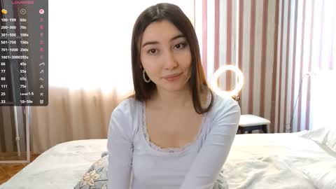 Snapshot of leonieschmith chatting on February 21, 8:15 am Alice online show from February 21, 8:15 am