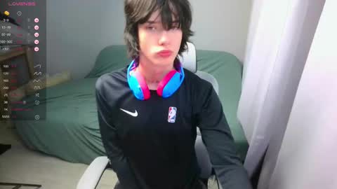 leonkissboy online show from March 3, 5:19 pm