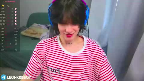 leonkissboy online show from March 27, 8:26 am