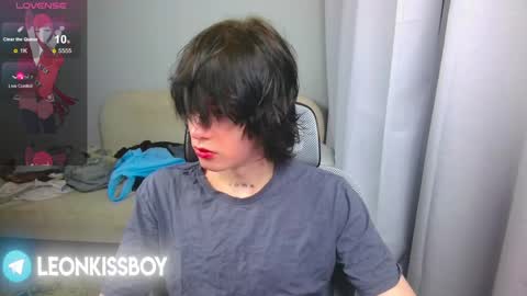leonkissboy online show from April 13, 10:04 pm