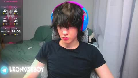 leonkissboy online show from April 15, 4:08 am