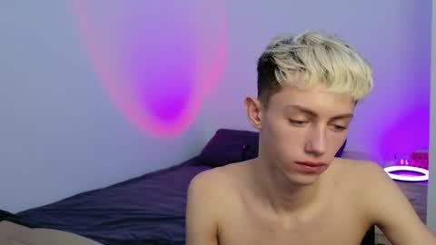 leonlure online show from December 5, 8:23 am