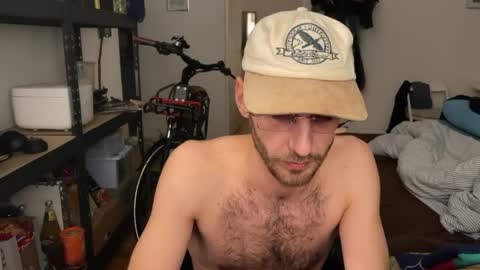 Leon online show from December 16, 3:28 pm