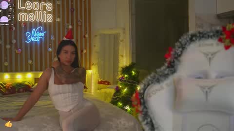 Leora online show from December 22, 5:21 pm