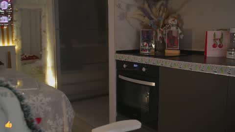 Leora online show from January 9, 5:26 pm