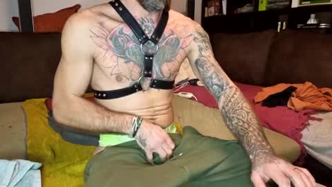 leorojas888 online show from January 2, 6:45 pm