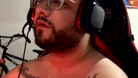 Snapshot of leosalvaje chatting on November 16, 5:02 am Leo Salvaje online show from November 16, 5:02 am