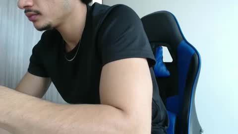 leostorm25 online show from October 21, 5:02 pm