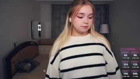 Hello everyone Im Lora Its my first day Were going to have fun together online show from October 10, 5:06 am