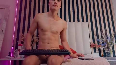 leotease online show from May 16, 12:18 am