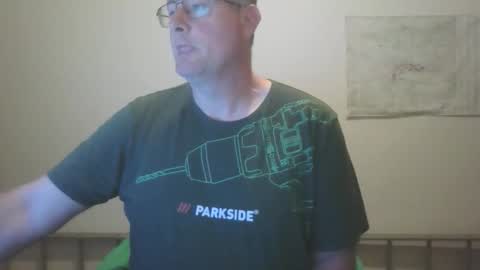 Snapshot of lerase40 chatting on November 14, 5:06 am homquisgode online show from November 14, 5:06 am