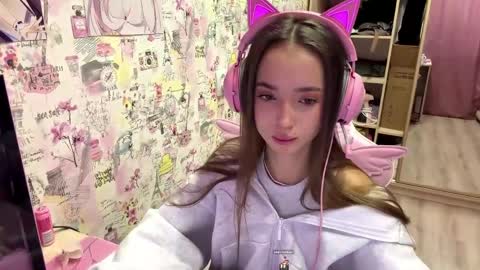 Snapshot of les1k chatting on April 3, 10:08 pm Lesya online show from April 3, 10:08 pm