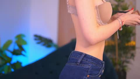 Jessie online show from December 28, 7:55 am