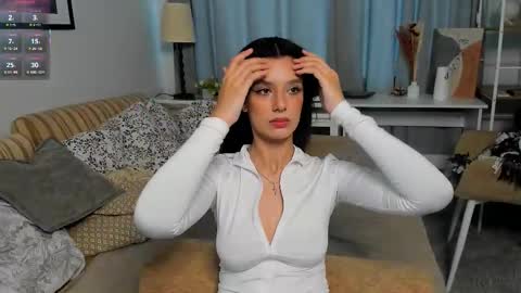 Bella online show from November 13, 9:08 am