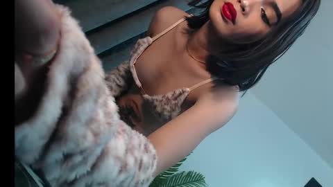 Trisha18 online show from February 27, 7:34 am