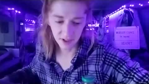 LesleyGumGrass- The Boring Trans girl online show from February 9, 2:07 pm