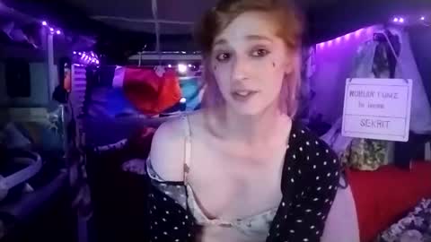 LesleyGumGrass- The Boring Trans girl online show from February 16, 4:09 am