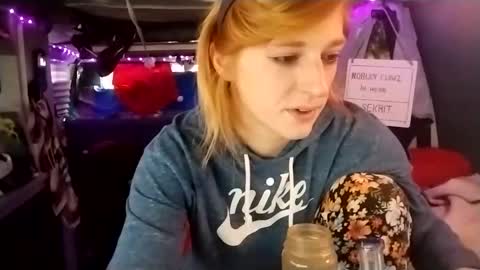 LesleyGumGrass- The Boring Trans girl online show from February 18, 6:47 pm