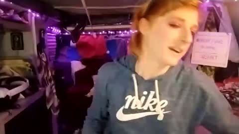 LesleyGumGrass- The Boring Trans girl online show from February 19, 3:50 am