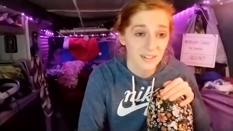 LesleyGumGrass- The Boring Trans girl online show from February 20, 2:40 am
