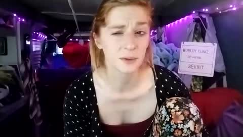 LesleyGumGrass- The Boring Trans girl online show from February 20, 6:24 pm
