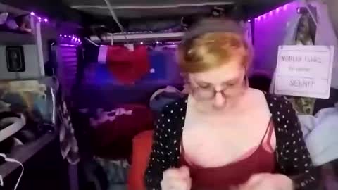 LesleyGumGrass- The Boring Trans girl online show from February 22, 12:05 am