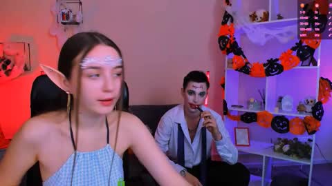 leslie_bird online show from October 31, 8:59 am