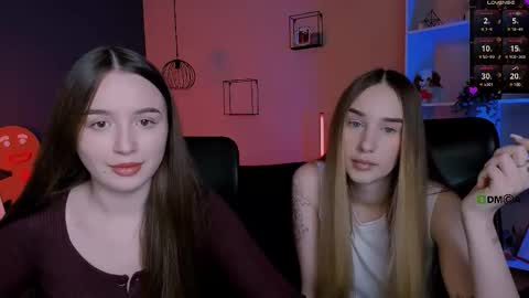 leslie_bird online show from December 20, 10:44 am