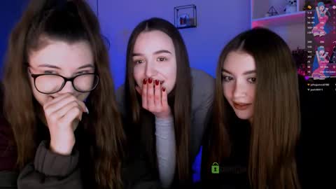 Snapshot of leslie_bird chatting on February 5, 10:20 am leslie_bird online show from February 5, 10:20 am