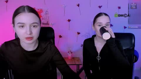 Snapshot of leslie_bird chatting on February 16, 9:49 am leslie_bird online show from February 16, 9:49 am