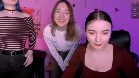 Snapshot of leslie_bird chatting on March 1, 10:06 am leslie_bird online show from March 1, 10:06 am