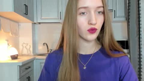  LESLIE   online show from October 8, 7:00 pm