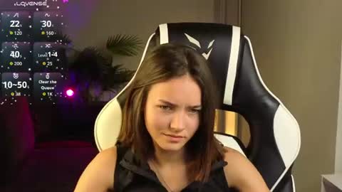 Leslie online show from July 2, 1:05 am